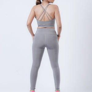 Ensemble de yoga respirant pour femmes, léger et confortable, de la meilleure conception, marque privée, 2 pièces, séchage rapide, sans couture, pour l'extérieur - Product Image 6
