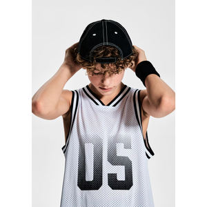 Camisetas deportivas personalizadas al por mayor de alta calidad para hombre, transpirables, para gimnasio, fitness, correr, entrenamiento, ligeras, para uso diario. - Product Image 4