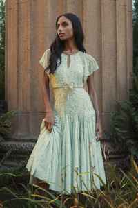 Robe de bal de luxe pour femmes avec manches courtes Cape à col rond brodé et décor à paillettes - Product Image 6