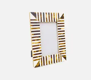 Customised designs Low MOQ Hand cut mdf striped & resin photo frame Supplier factory direct sale