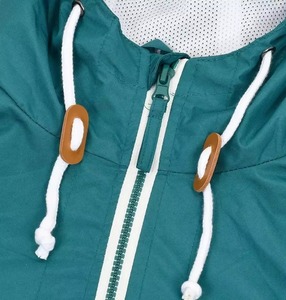 Chaquetas de lluvia impermeables con cremallera para hombre con capucha de color liso en talla grande Chaquetas de lluvia de tela suave Chaquetas de lluvia de alta calidad para hombre - Product Image 5