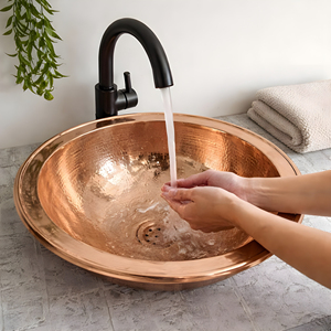Vasque de salle de bain en cuivre martelé antique, finition brillante, de luxe, faite à la main, à poser sur un meuble, pour maison et hôtel - Product Image 1