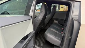 Como Nueva, Súper Limpia, Camioneta CYBER-PICKUP BEAST 2025 Usada, Motor Eléctrico, Automática, Tracción en las Cuatro Ruedas - Product Image 2