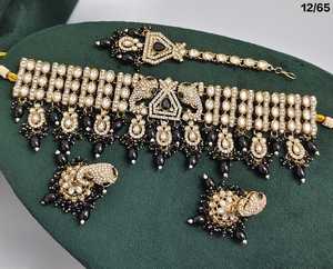 Collier ras du cou clouté Kundan plaqué or antique avec goutte de perles, boucle d'oreille et ensemble Maang Tikka ensemble de mariage traditionnel pour femmes - Product Image 2