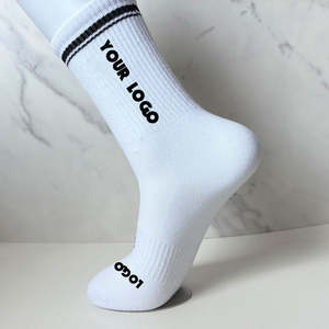 Chaussettes de sport en vrac personnalisables de style basique avec logo brodé, longueur mi-mollet tricotée pour hommes et femmes, couleurs personnalisées, personnalisation de la marque - Product Image 1