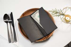 Carpeta de presentador de cheques de cuero con logotipo en relieve para restaurantes con bloqueo RFID y solapa de seguridad en el LBH-0134 - Product Image 3