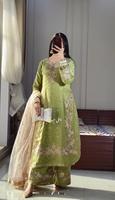 Tissu de pelouse floral A-ligne Salwar Kameez brodé à la main dames robe de soirée Style indien pakistanais fêtes de mariage Slip