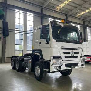 Camión Tractor con Motor Diésel de Aproximadamente 400 HP, Norma de Emisiones Euro 2, Apto para Transporte de Carga a Granel y Contenedores - Product Image 3