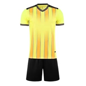 Camiseta de fútbol personalizada 23-24 Camiseta de manga corta de verano Conjunto de pantalones cortos Azul Rojo Blanco Jersey Ropa de fútbol - Product Image 5