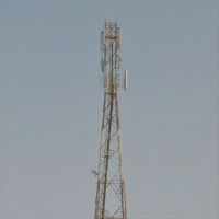 Tour de télécommunication 40m à quatre pieds en treillis d'acier galvanisé à chaud avec échelle d'accès pour zones intérieures arides et désertiques