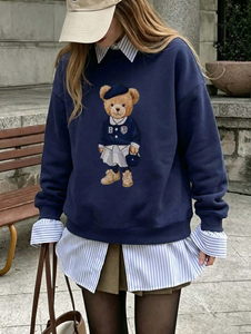 Simpatica felpa pullover con motivo orsetto in stile accademico, tessuto a maglia a maniche lunghe con collo a costine, adatta per l'autunno - Product Image 1