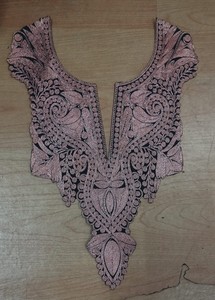 Haute qualité personnalisé brodé à coudre cou patchs vêtements décoratifs appliques cou conceptions pour robes Blouses 100% - Product Image 2