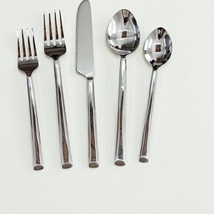 Conjunto de cubiertos de alta calidad, set de vajilla de pulido mate, con mango de diseño giratorio, aspecto moderno, regalo de boda - Product Image 4