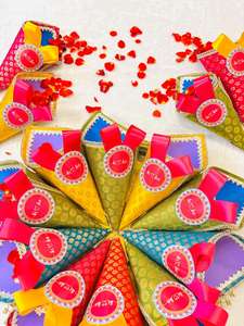 Conos de pétalos de brocado para regalos de boda y frutos secos, conos de pétalos para Haldi Mehndi y otras funciones en el hogar. - Product Image 3