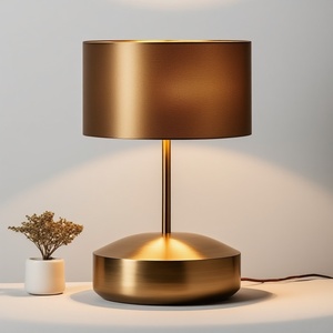 Lampe de table en métal moderne et écologique, abat-jour en tissu, conception artisanale simple pour chambre à coucher, maison, hôtel, culot d'ampoule E27, alimentation secteur - Product Image 5