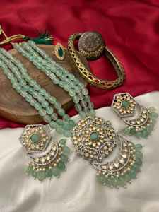 Ensemble de bijoux en laiton oxydé de qualité supérieure à finition argent antique pour les événements festifs pour femmes et l'usure quotidienne pour les fêtes - Product Image 5