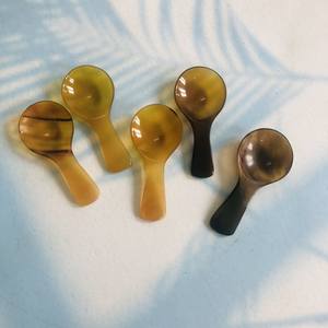 CUILLÈRE naturelle en corne de buffle réutilisable 8.5x3.5 cm Vaisselle Ustensile de cuisine écologique servant l'artisanat fabriqué par VITRAPRO - Product Image 2