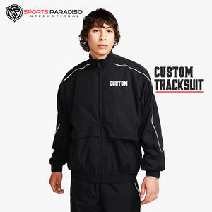 Ensemble de vêtements de sport deux pièces noirs personnalisés pour hommes, pull d'extérieur imperméable avec poches zippées et logo avant, teint uni - Product Image 1