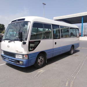 ฮีโน่ ลีสเซ่ 2 ปี 2020 เครื่องยนต์ 4.0 ลิตร ภายในหุ้มหนังสีเข้ม ขับเคลื่อนสี่ล้อ ระบบไฮบริดไฟฟ้า รถ SUV พร้อมแร็คหลังคาอะลูมิเนียมอัลลอย - Product Image 1