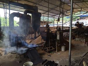 Charbon de bois hexagonal | Fabriqué à la machine | Haute teneur en carbone> 88% | Sans fumée pour barbecue | Qualité d'exportation - Product Image 5