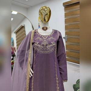 Sharara salwar kameez de seda de lujo con parte superior con bordado de hilo grueso y sharara con dupatta, conjunto para salidas informales, envío global - Product Image 6