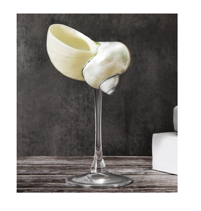 Copa de vino de concha marina decorativa utilizada en la exhibición de eventos de bares tropicales Decoración costera y servicio de fiestas - Product Image 1