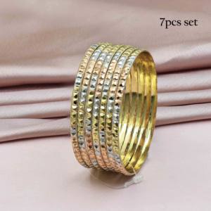 Venta al por mayor de brazaletes chapados en oro de 3 tonos, brazaletes multicolores, brazaletes de moda, brazaletes tricolores de latón. - Product Image 1