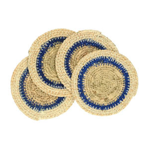 แผ่นรองแก้วลายเกลียวสีสันสดใสและสีเบจ ทำจากหญ้าทะเล ทอมือจากเส้นใยธรรมชาติ สำหรับรองแก้วกาแฟ ชา และป้องกันแก้วมัค รับผลิตแบบ OEM ODM ขายส่ง - Product Image 1