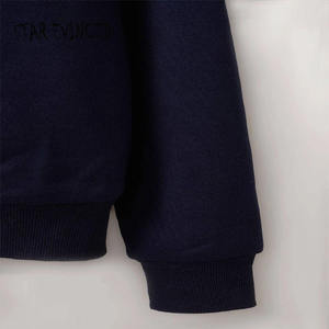 เสื้อฮู้ดดี้วินเทจทรงครอป ซิปหน้า ผ้าคอตตอนผสมโพลีเอสเตอร์ พิมพ์ลายดิจิทัล เป็นมิตรกับสิ่งแวดล้อม ลุคย้อนยุค ฟอกสีซีดแบบดิสเทรส พร้อมโลโก้สั่งทำพิเศษ สำหรับผู้ชาย - Product Image 4