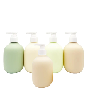 Botella de champú de gel de ducha de forma redonda de alta calidad, fabricante de personalización de botella HPDE de colores ricos en Vietnam - Product Image 2