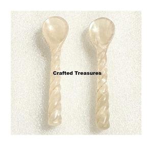 ช้อนชาเรซิ่นคุณภาพพรีเมียม ดีไซน์เรียบหรู ช้อนเสิร์ฟเรซิ่น ด้ามจับบิดเกลียว ช้อนขนาดเล็ก สำหรับเครื่องใช้บนโต๊ะอาหารและเครื่องครัว - Product Image 3