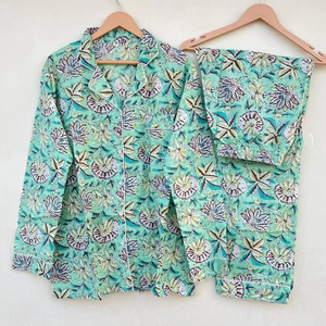 Conjuntos de pijamas con estampado floral, conjunto de pijamas de algodón indio, conjunto de pijama, ropa de dormir, vestido bohemio, regalos para ella, vestido de mujer - Product Image 1