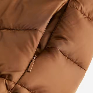 Chaleco acolchado ajustado más vendido, ropa de moda de poliéster transpirable y cómoda para uso al aire libre en invierno, cuello mandarín - Product Image 2