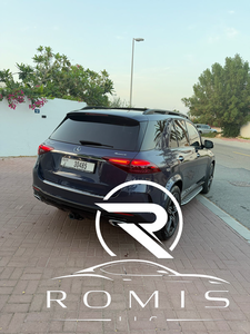 MERCED_ES BENZ GLE350 4MATIC Turbo SUV automatique avec sièges en cuir, jantes en alliage R19, barre de toit en alliage d'aluminium, intérieur foncé - Product Image 5