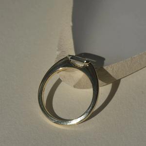 Alta calidad premium corte esmeralda moissanita diamante 14K anillo de oro anillo de bodas pedido a granel al por mayor en línea - Product Image 5