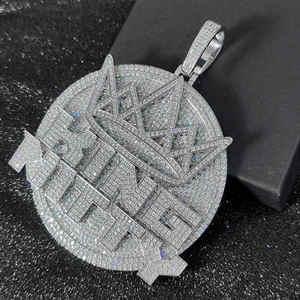 Colgante de Corona Grande con Acabado en Oro Rosa y Plata de Ley, Diamante Cultivado en Laboratorio con Corte Brillante, Certificado IGI/EGL - Product Image 2