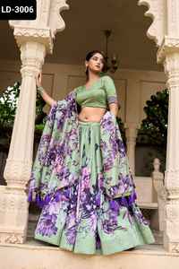 Nouvelle robe de mariée légère en soie Tussar pour femmes, avec imprimé floral et dentelle, conçue par des designers - Product Image 5