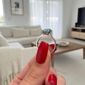 Bague de fiançailles solitaire en or 14 carats avec diamant de laboratoire de forme marquise de 2 carats, bleu vif fantaisie, six griffes, IGI - Product Image 2