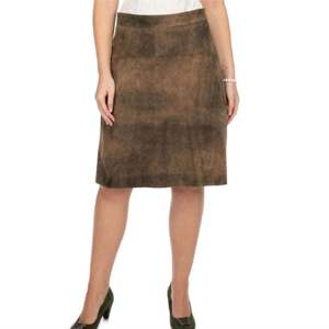 Falda bávara de cuero para mujer de alta calidad Falda de Oktoberfest personalizable con bordado detallado para eventos culturales - Product Image 6