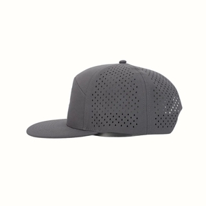 Gorra de Golf Personalizada de 7 Paneles con Logotipo de Silicona Personalizado, Orificios Cortados con Láser, Gorra Snapback de Golf, Fábrica Injae Vina Vietnam VN - Product Image 2