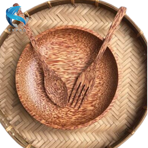 Assiette en bois naturel de noix de coco pour Eco Dining - Product Image 1