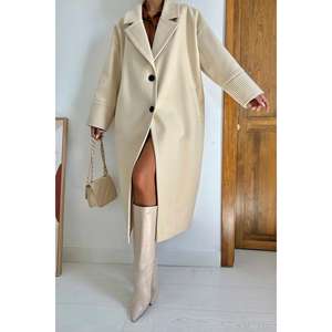 Abrigo Beige de Invierno al por Mayor con Tela Tejida y Detalle en los Puños - Product Image 2