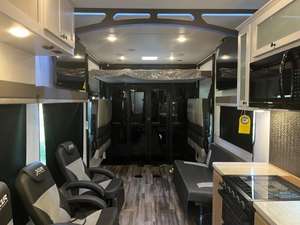 Caravana Mini Teardrop de Acero Inoxidable Usada de Alta Calidad para 8 Personas, Impermeable, la Mejor Opción en Precio para Viajes por Carretera en Pareja o Individual - Product Image 2