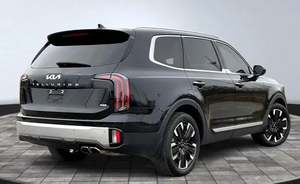 2023 pour Telluride SX Prestige d'occasion, sièges en cuir intérieur foncé, conduite à gauche, automatique, jantes R17, essence, toit panoramique arrière en aluminium - Product Image 2