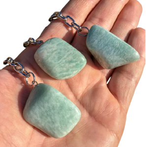 Amazonite brute en pierre de haute qualité quartz dégringolé porte-clés de guérison enveloppé de cristal de pierre précieuse dorée porte-clés de guérison grossiste - Product Image 2