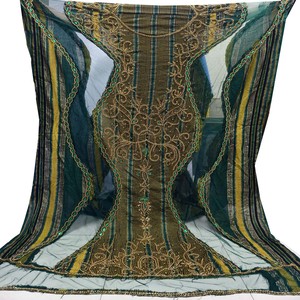 ชุดเดรสผ้าตาข่ายสีสันสดใสประดับลูกปัดเมทัลลิกแบบออร์แกนิกสำหรับเจ้าสาว ชุดผ้าปักลายสไตล์โซมาลีสำหรับผู้หญิง - Product Image 1