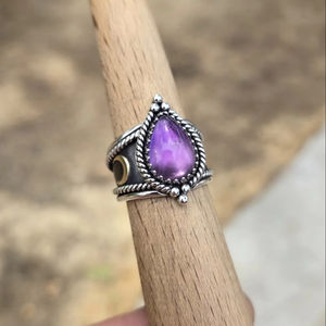 Anillo de Plata de Ley con Amatista en Corte Pera, Estilo Bohemio Chic, Hecho a Mano para Mujer, Engaste de Bisel, Estilo Vintage del Suroeste, Chapado en Oro Artesanal - Product Image 1