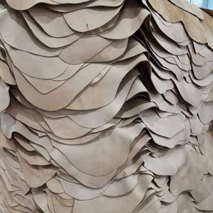 Matériau en cuir naturel en croûte de vache de haute qualité pour les fabricants recherchant fiable et durable. - Product Image 5