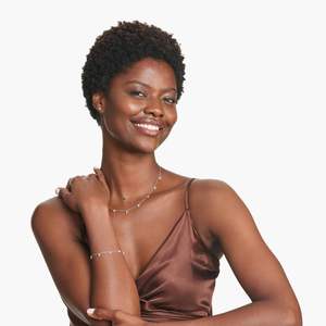 Collar con Colgante de Diamantes en Oro Sólido de 18 Quilates, Corte Múltiple, Elegante y Lujoso - Product Image 3