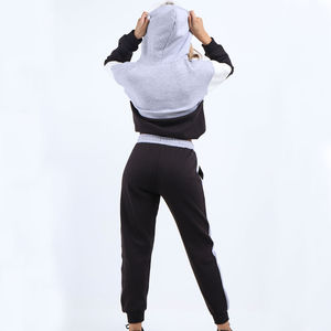 Ensemble de survêtement deux pièces pour femme avec sweat à capuche court 450 GSM et pantalon de jogging, avec bande latérale et capuche à cordon de serrage réglable 2026 - Product Image 5